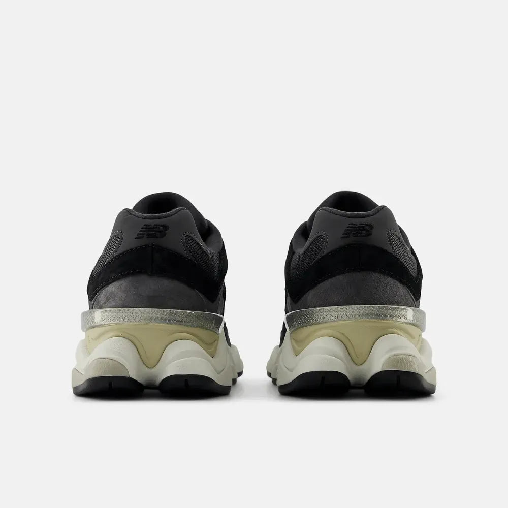 All Black Mesh Suede Casual Shoes
