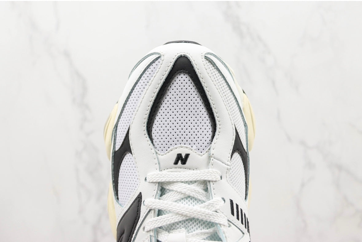 Modern Lifestyle Sneakers White Black