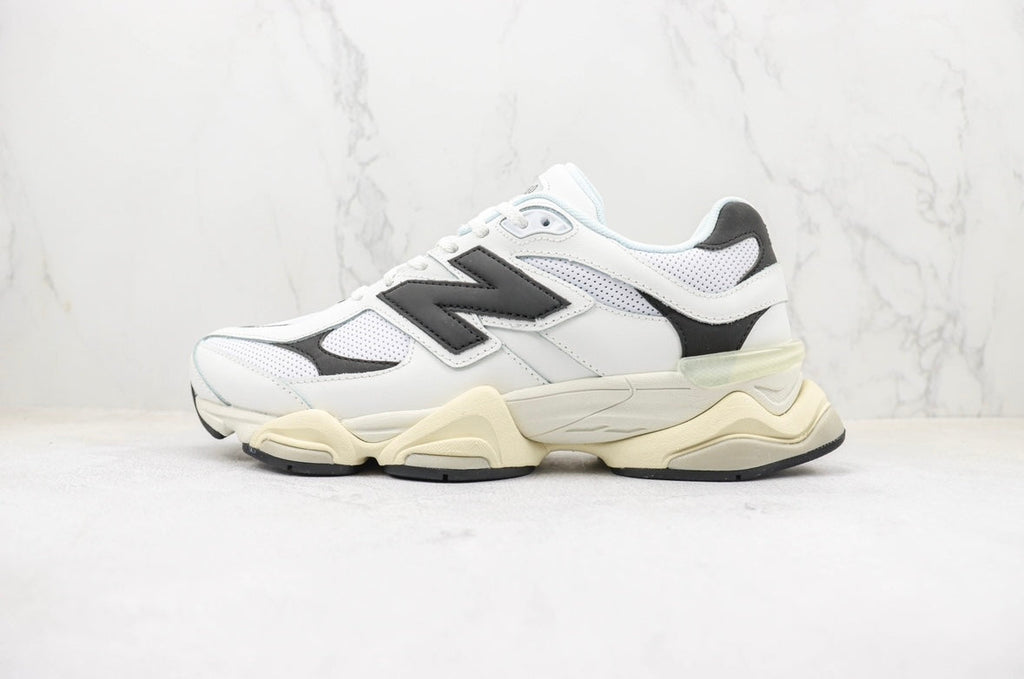Modern Lifestyle Sneakers White Black
