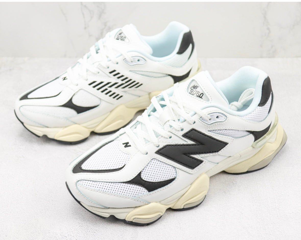 Modern Lifestyle Sneakers White Black