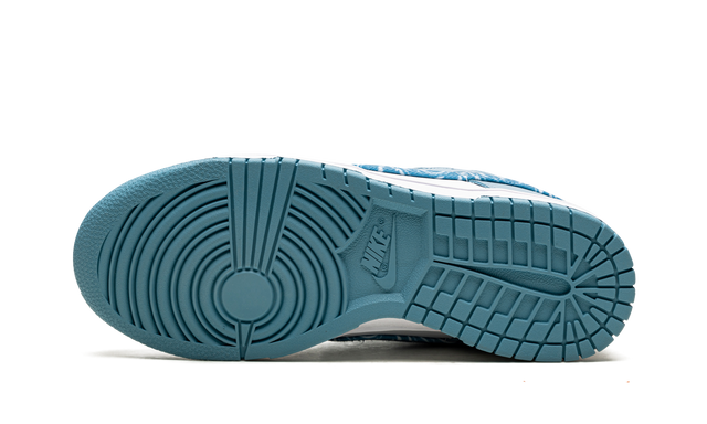 Classic Two-Tone Low-Top Sneakers Patterned Design